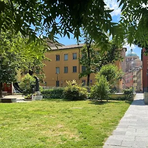 9, Centro , Parme Italie